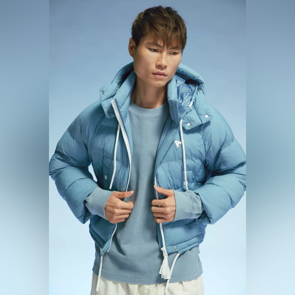 $498 THE ARRIVALS
The Arrivals Turbo Puff Man Jacket size L